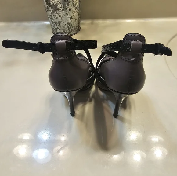 Tory Burch Heels - Picture 3 of 8